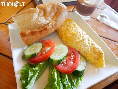 Review: Like Cafe and Restaurant in Cat Ba Island Review: Like Cafe and Restaurant in Cat Ba Island