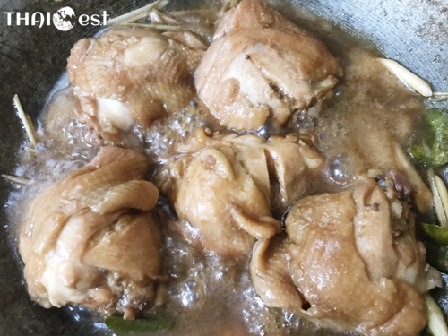 Boiled Chicken in Fish Sauce (Gai Tom Nam Pla)