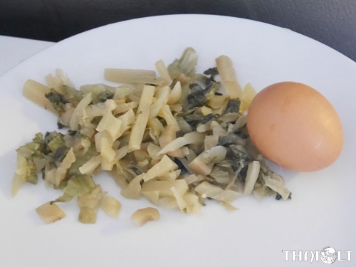 Stir-fry Pickled Mustard Green with Egg 